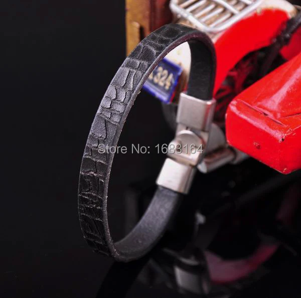 Браслет-манжета мужской из натуральной кожи черный ручной работы | Украшения и