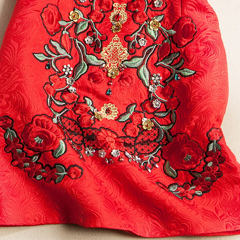 Платье красное платье с большим цветком украшенное стразами на лето 2019|embroidered