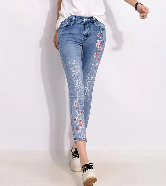 Летний стиль для женщин джинсы цветочный принт девять брюки девочек зауженные