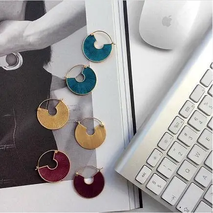 wing yuk tak Vintage Hoop Earrings for Women New Design Round Acrylic Earrings Fashion Jewelry Bijoux boucle d'oreille femme