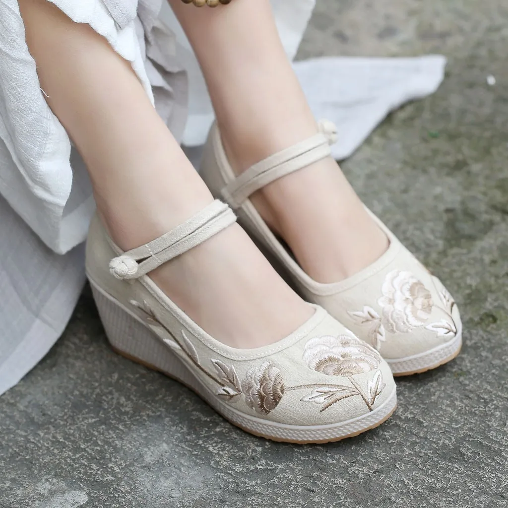 Женские туфли-лодочки в стиле Старый Пекин с вышивкой национальном мягкие