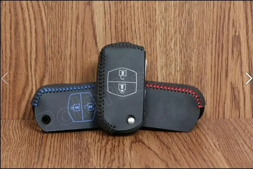 Только красный кожаный чехол для автомобильных ключей с ручным шитьем подходит