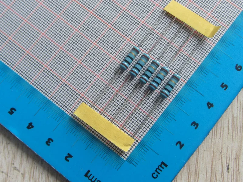 

Free Shipping with tracking number brand new 500pcs 470R 1W DIP Resistors Colored ring 1W 470ohm 1% Metal Film Resistor