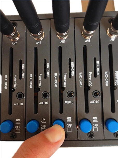 8 сим картами сыпучий SMS модем с программное обеспечение Wavecom Q2406A порт