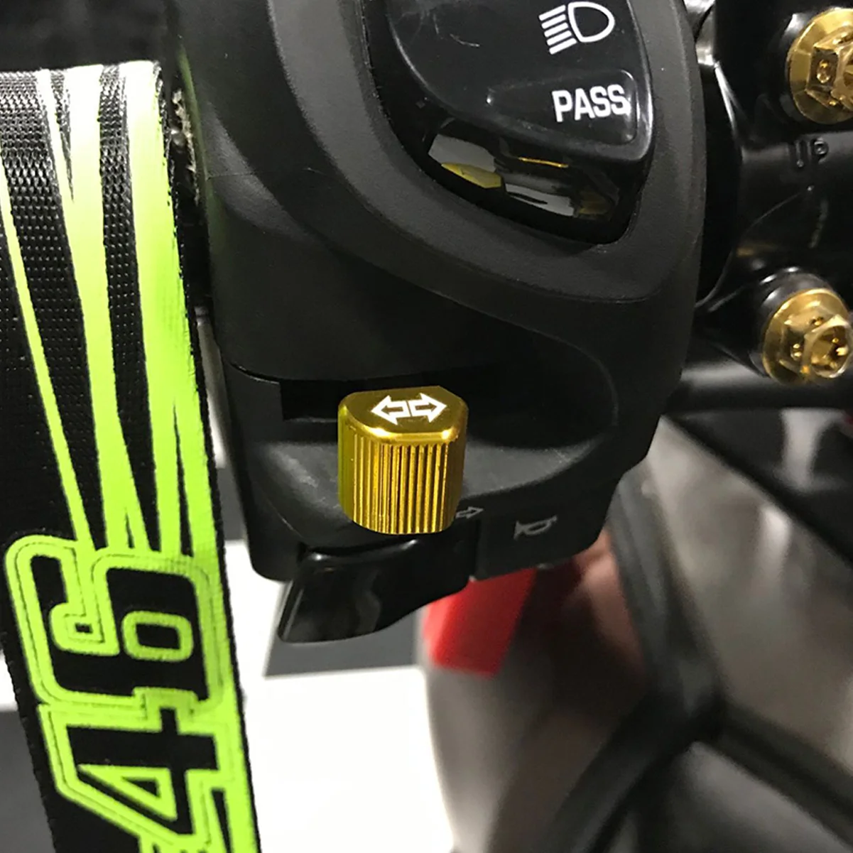 Кнопка переключателя вкл выкл для Honda MSX 125 CB650R CB125R X ADV xadv 750 X11 ST1300 кнопка сигнала