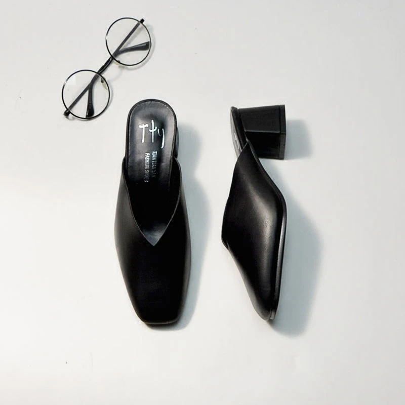 Шлепанцы женские на квадратном каблуке кожаные массивные сандалии квадратный