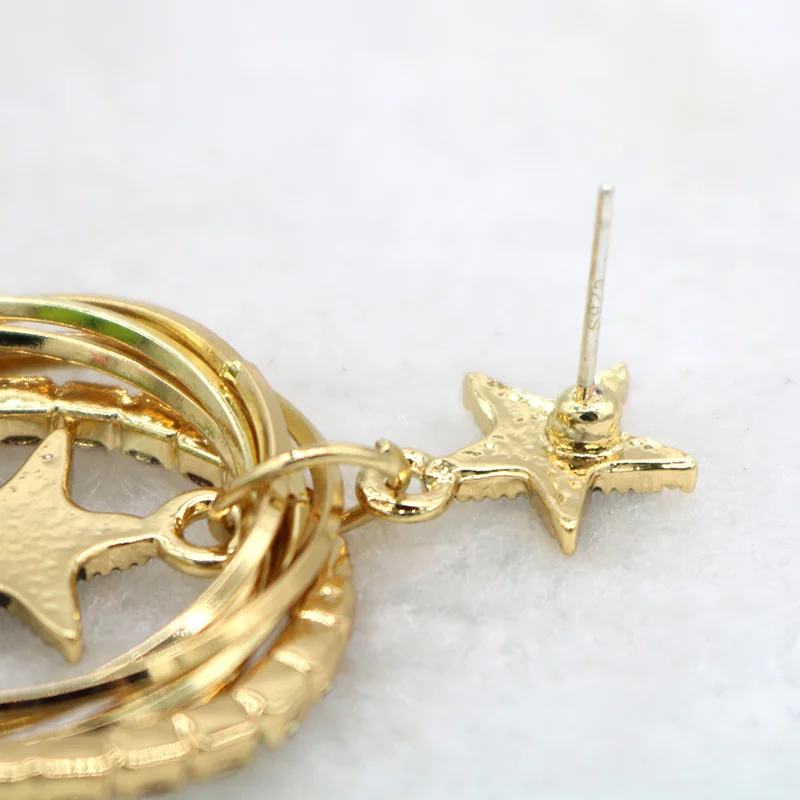Женские круглые серьги с пятиконечной звездой и эмалью из сплава золотого цвета