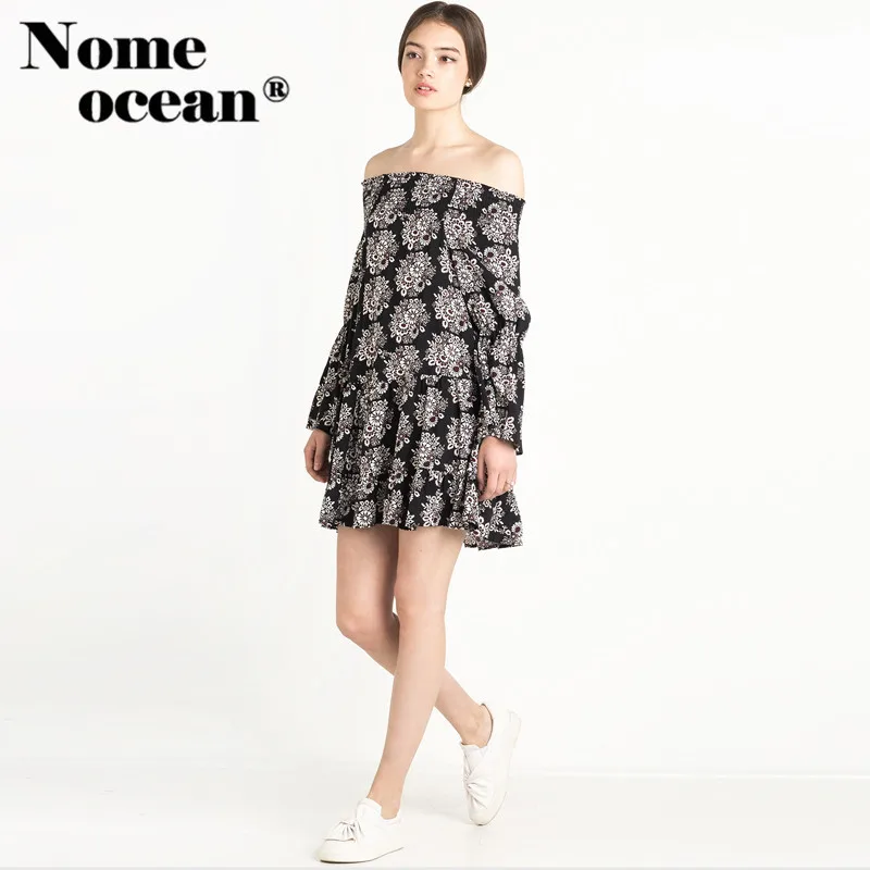 Черное Цветочное платье с открытыми плечами эластичной лентой вырезом лодочкой