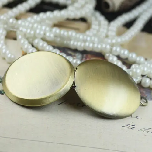 Fashion Design Charm Findings 2pcs Wholesale ANTIQUE BRONZE 36*31mm Oval Photo Locket Frame Accessories for Pendant Making