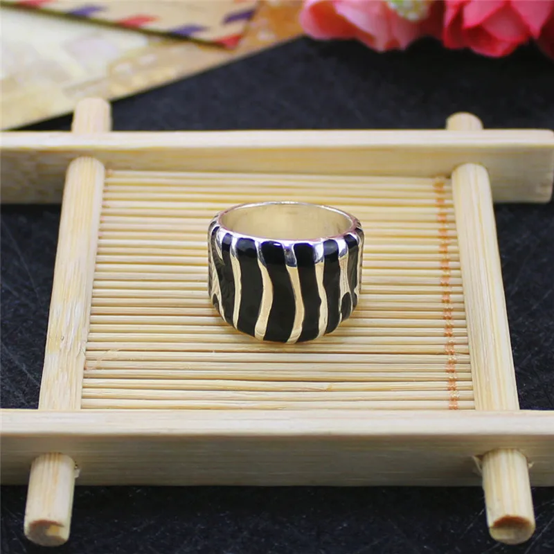 Женское кольцо на указательный палец с бронзовым покрытием | Украшения и