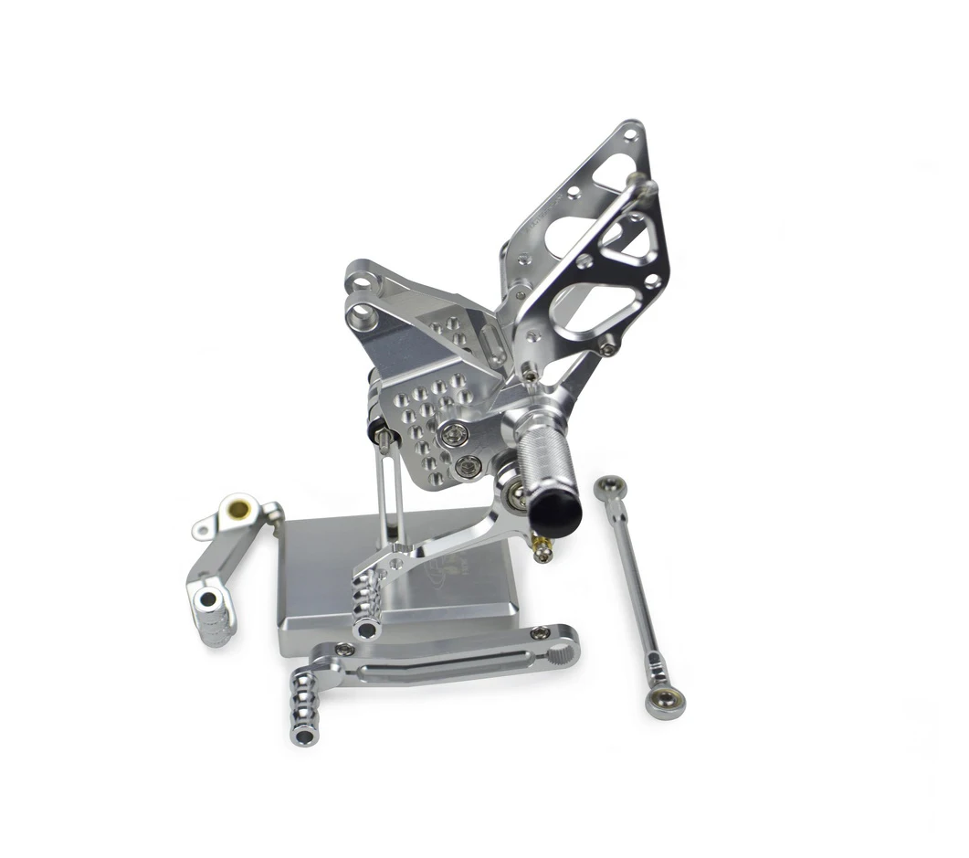 Серебристый Adjustable Rearset Footpeg Footrest Rear Sets Foot Pegs Rests For Ducati 749 999 R S 749R 749S 999R 999S 2003- 2004 2005 2006 - Цвет: Серебристый
