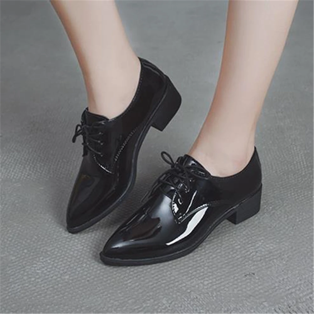 Женская обувь на весну и осень в европейском стиле новинка 2018 маленькая с