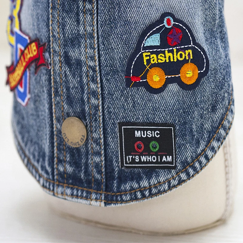 Зимняя джинсовая куртка для собак одежда крутая синяя с буквенным принтом щенков