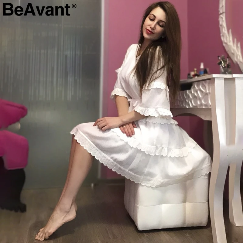 BeAvant элегантное многослойное женское летнее платье с рюшами повседневное хлопковое белое платье с вышивкой женское свободное короткое платье с v-образным вырезом