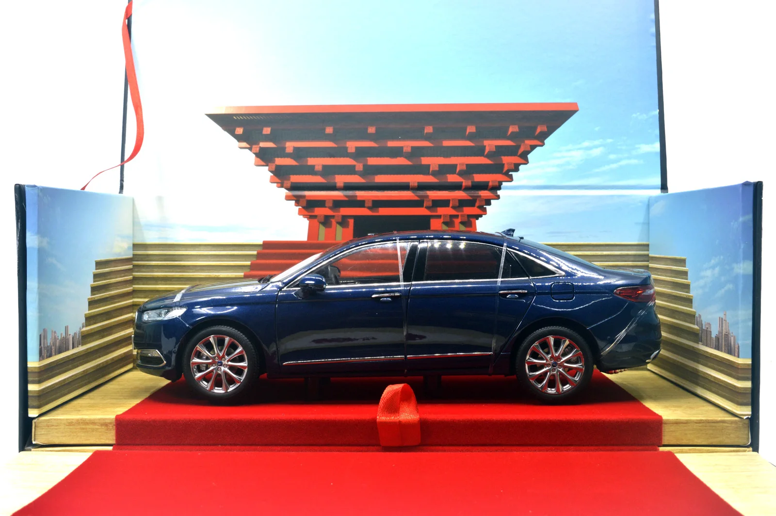 1/18 1:18 1 18 весы Ford aurus 2015 синие статические симуляции литые под давлением модели