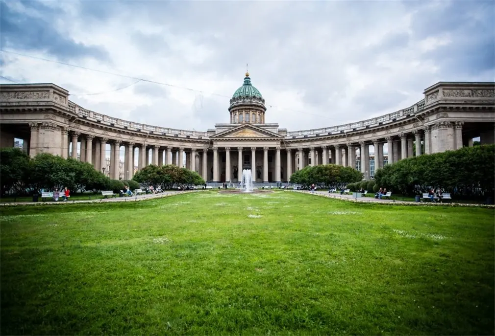 Фон для фотосъемки с изображением Казанского собора в Питере | Электроника