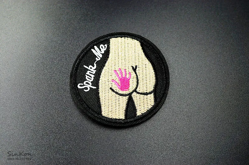 Spank Me(Размер: 5,5X5,5 см) тканевая нашивка для украшения джинсовых курток, сумок, одежды, шитья, декоративной аппликации