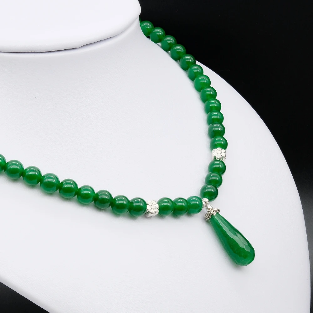 Винтажное классическое украшение из натурального камня элегантное зеленое