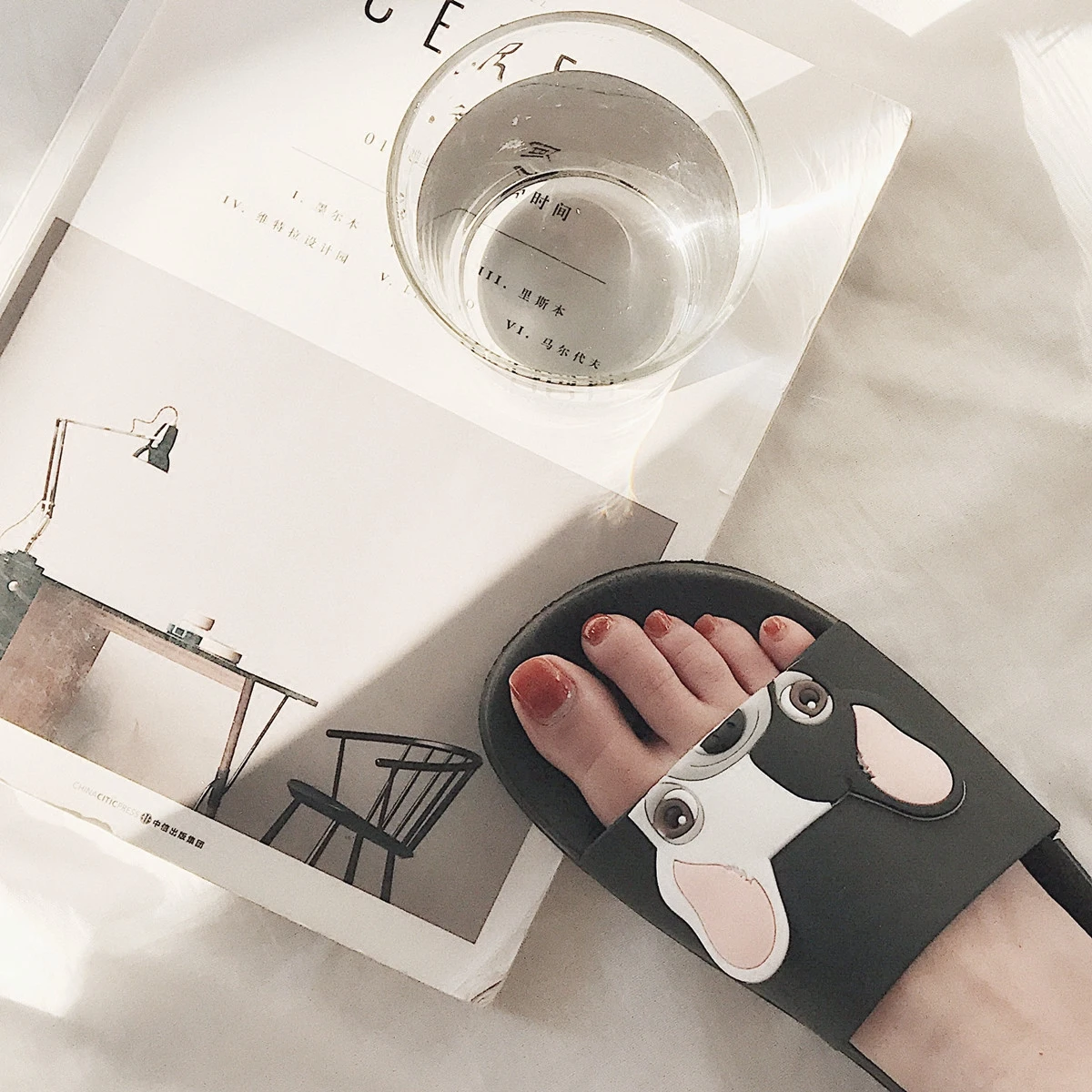 AGUTZM/летние женские шлепанцы из ПВХ с открытым носком нескользящие сланцы принтом