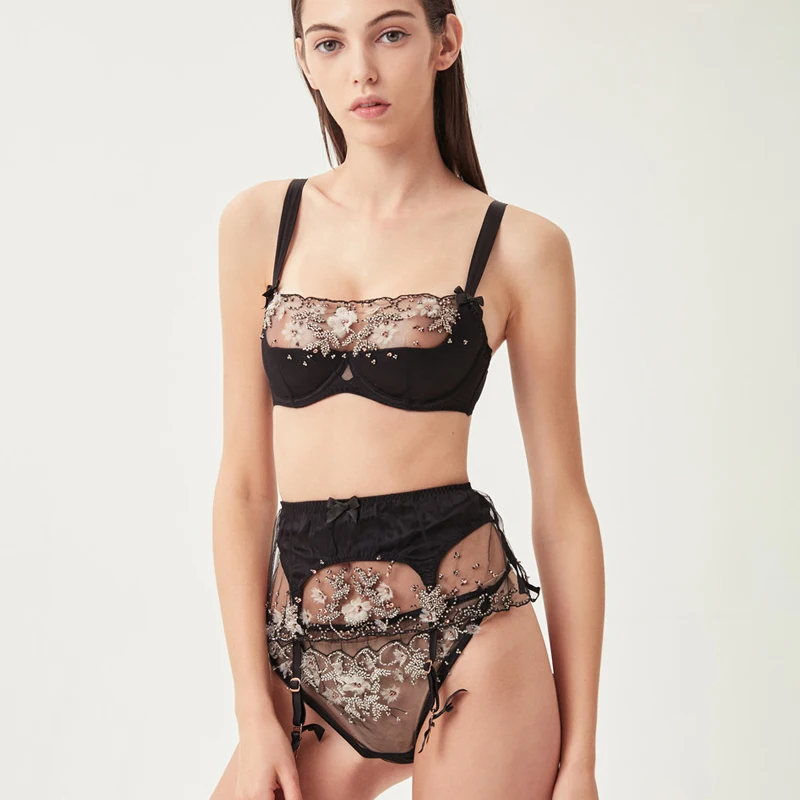 Комплект женского нижнего белья из прозрачного бюстгальтера с кружевной