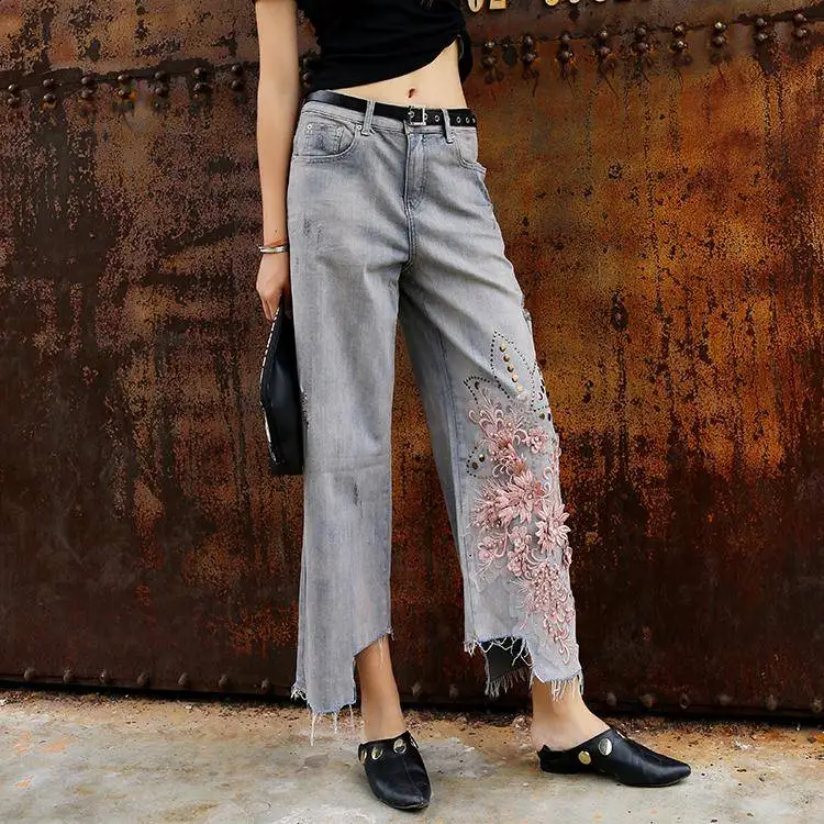 Новинка Летние женские прямые джинсы из денима с цветочной вышивкой и