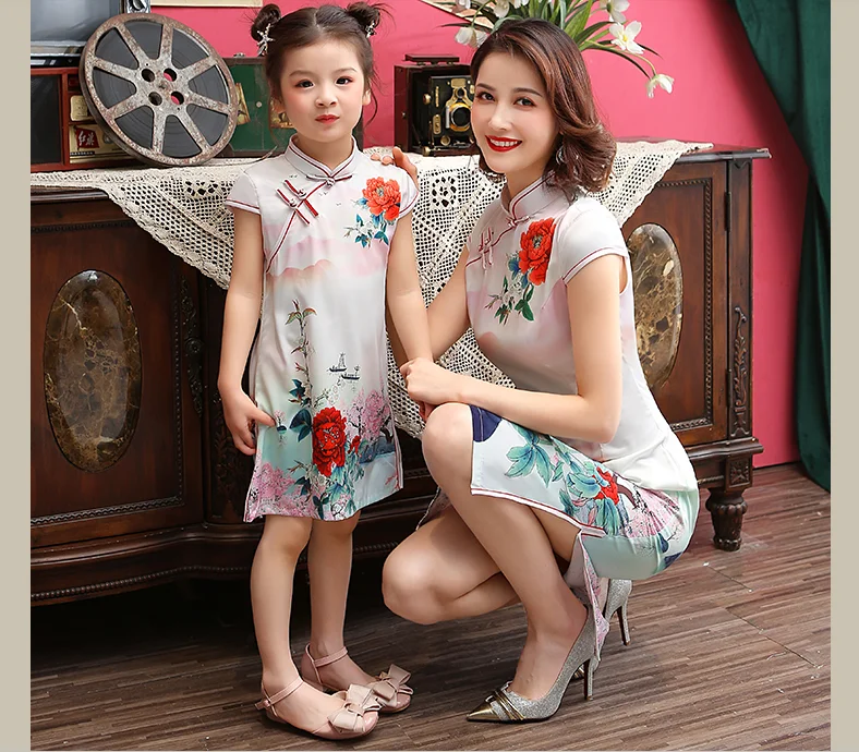 Китайский стиль Cheongsam; Семейные комплекты из полиэстера; невидимая молния; платья для мамы и дочки; Qipao; Рождественский подарок; Z833