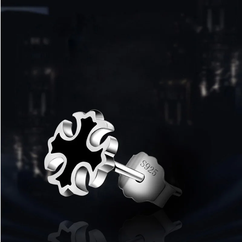 Крутые мужские серьги гвоздики с черным крестиком женские классические