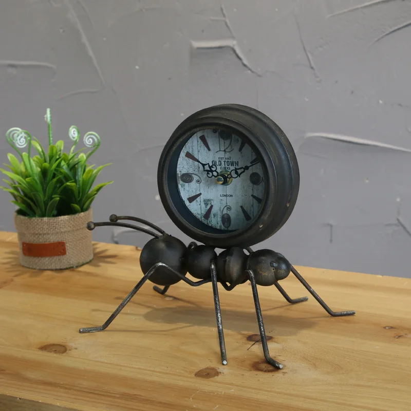 Ретро железные муравьи модели украшения настольные часы креативные домашние
