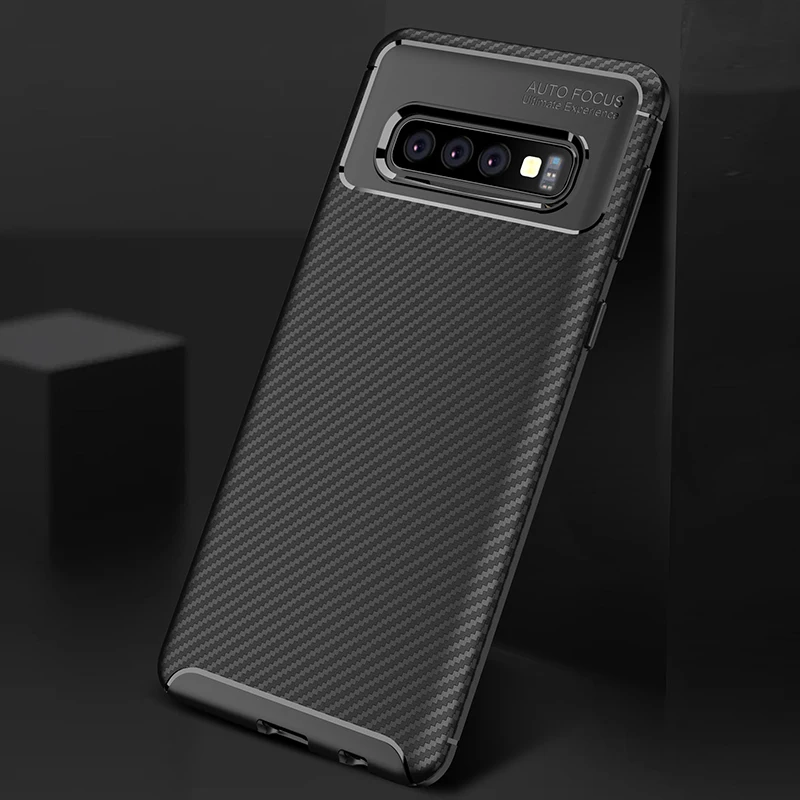 Чехол для Samsung Galaxy S10 Plus противоударный мягкий ТПУ/углеродное волокно матовый