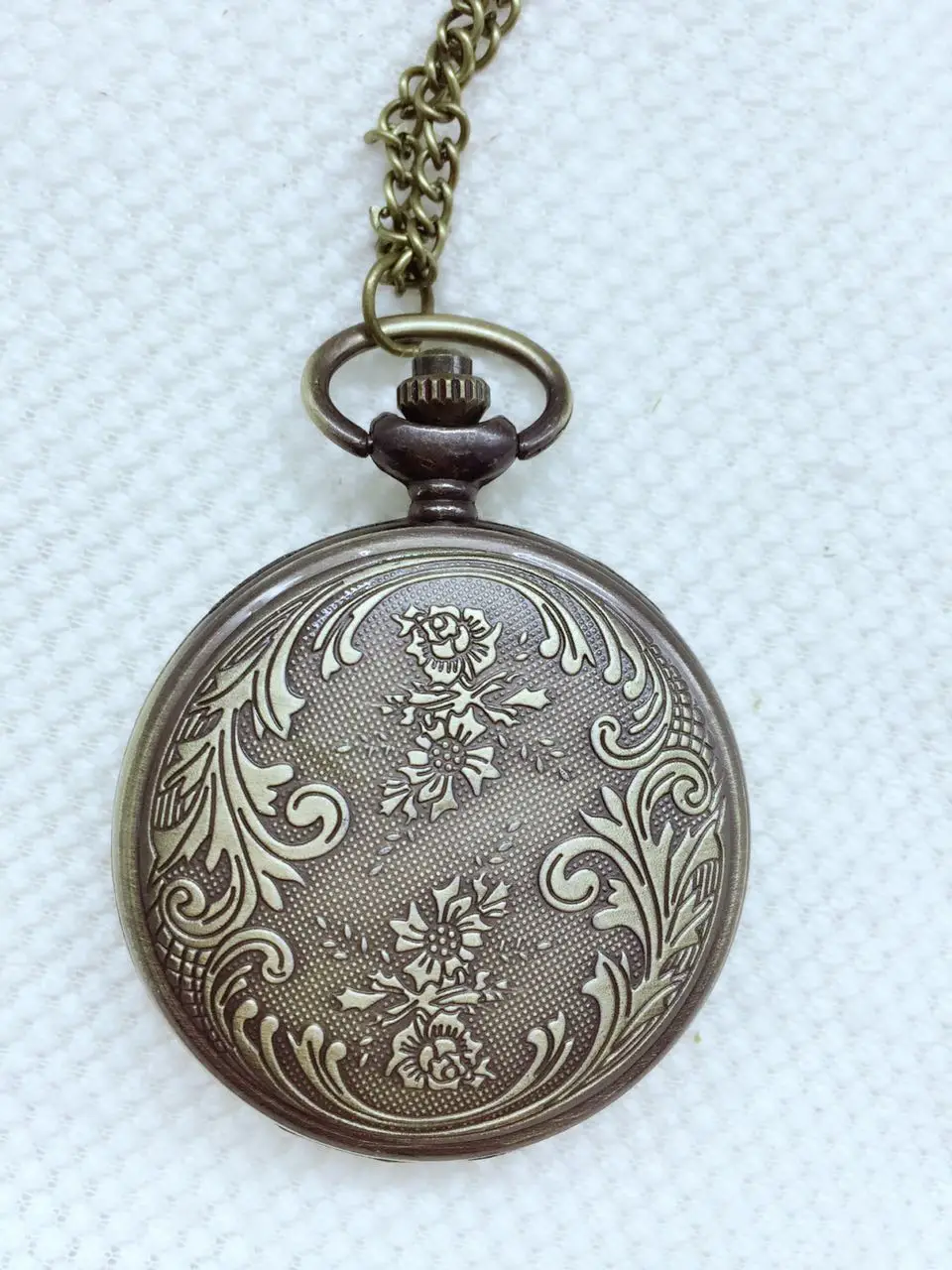 

personality fashion Trend Wolf pattern Patch quartz pocket Watch All-match Fashion Watch Pocket Watch Digital Flip watches gift