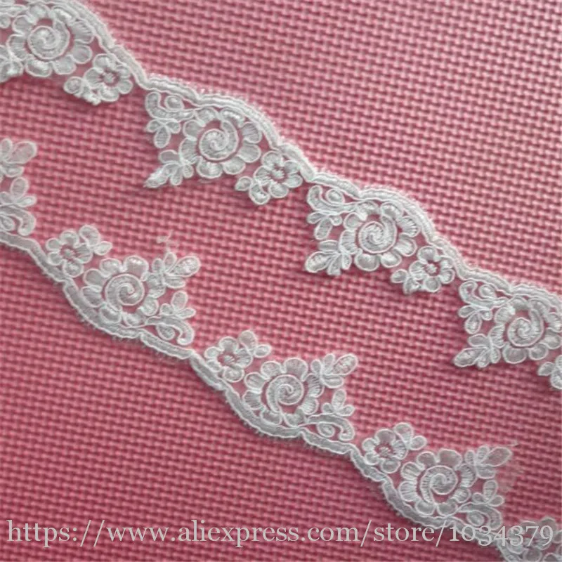 9 ярдов слоновой кости Европейская Аппликация Кружева свадебное платье отделка