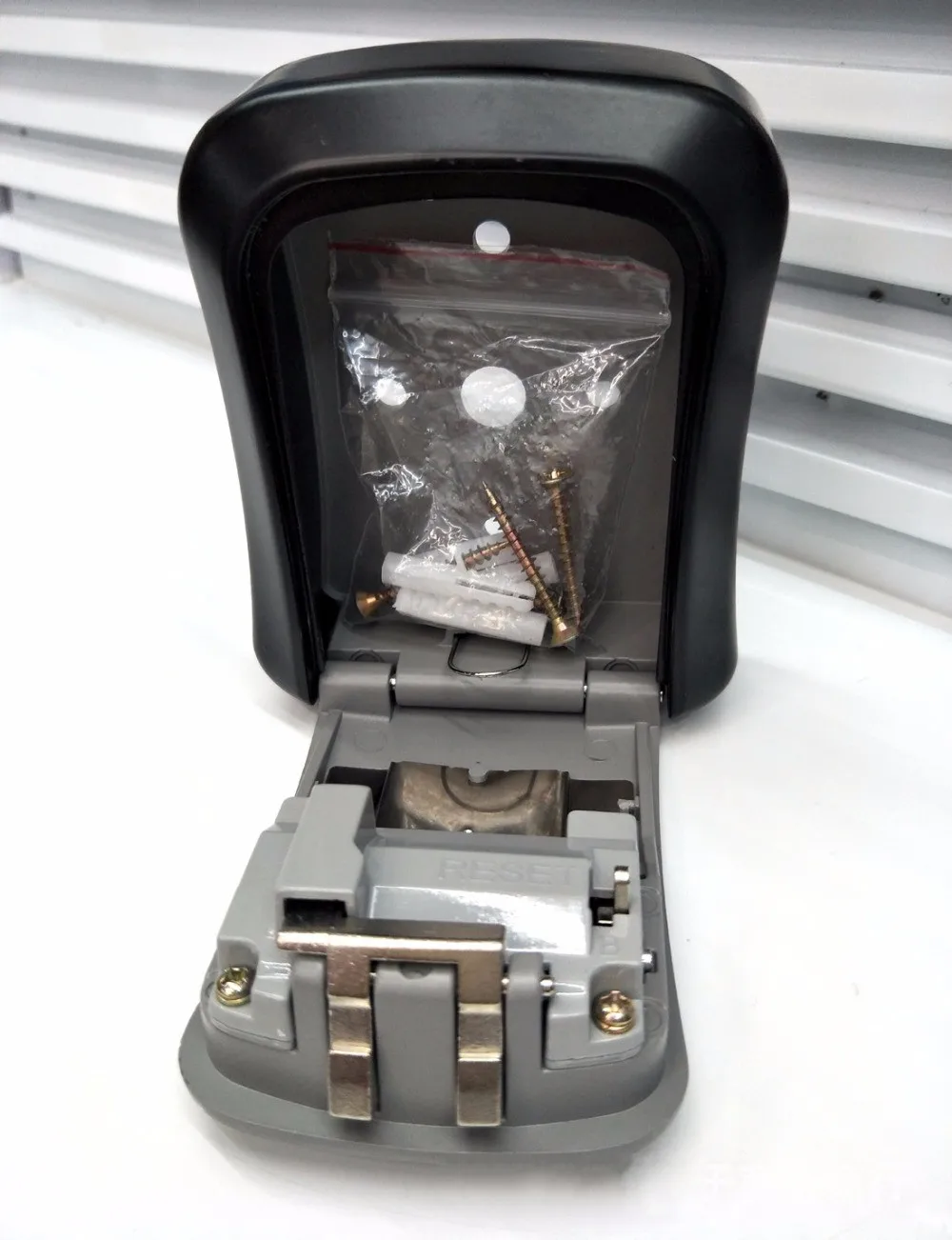 Сейф для ключей 4 значный замок с паролем секретный ящик хранения домашний