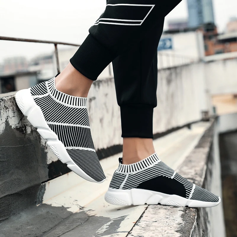 

New Designer Men's Casual Shoes Sock Loafers Mesh Breathable Male Sneakers Shoes for Adult Slip-on Chaussures Homme Dropshipping
