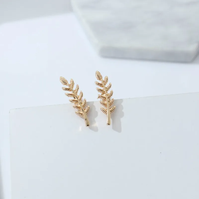 2017 новые винтажные серьги с перьями металлические корейские ажурные листья