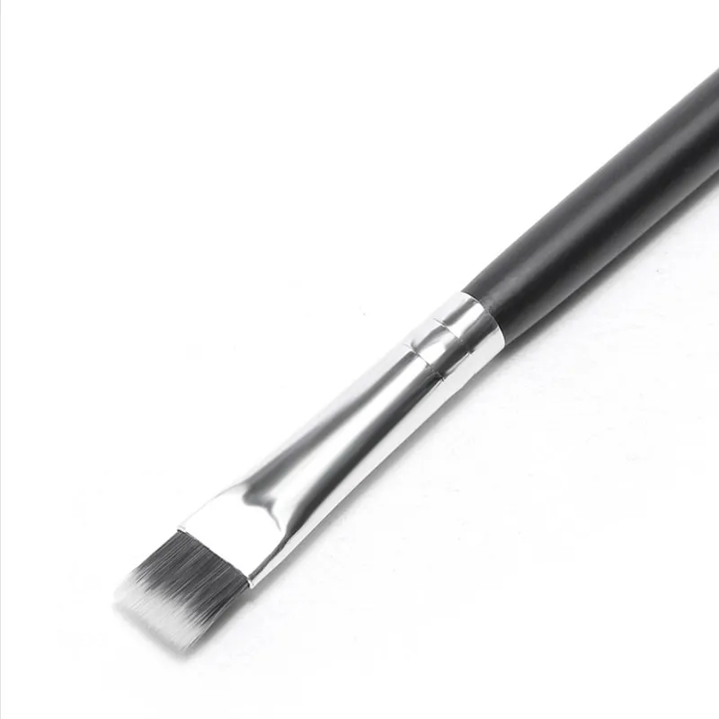 Плоская кисть для хайлайтера. Высококачественная макияжа с деревянной