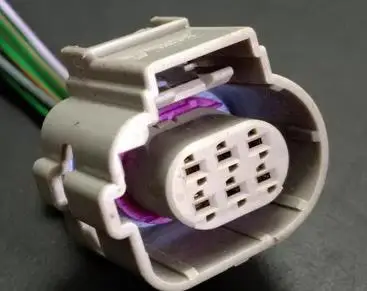 Фонарь plug 6 контактный разъем 4H0 973 713 B|Соединители| |