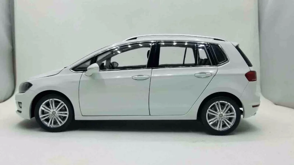 1:18 литая под давлением модель для Volkswagen Golf 7 Sportsvan белый вагон редкий сплав игрушечный автомобиль миниатюрная коллекция спортивный фургон MK7 7