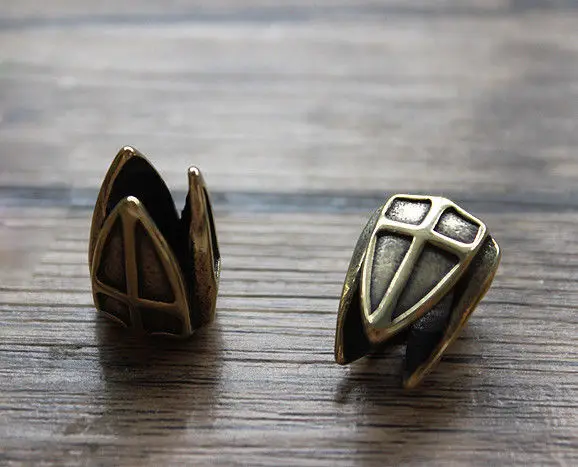 1 шт. Бронзовый трехгранный нож бусы на веревочке золото винтажный металлический