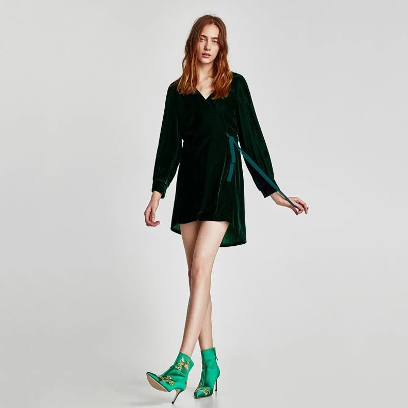 RichLuLu 2017 Sexy Vintage Velvet Mini Dress Women Hooded Solid Green Lace-Up Waist Buttons Female Elegant Vestidos Casual | Женская