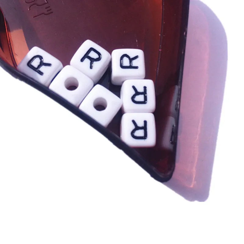 

Бесплатная доставка, 550 шт./лот, 10*10 мм, кубический алфавит, буквы с буквами букв, акриловые бусины, Квадратные бусины-разделители для телефонной цепочки, «сделай сам»