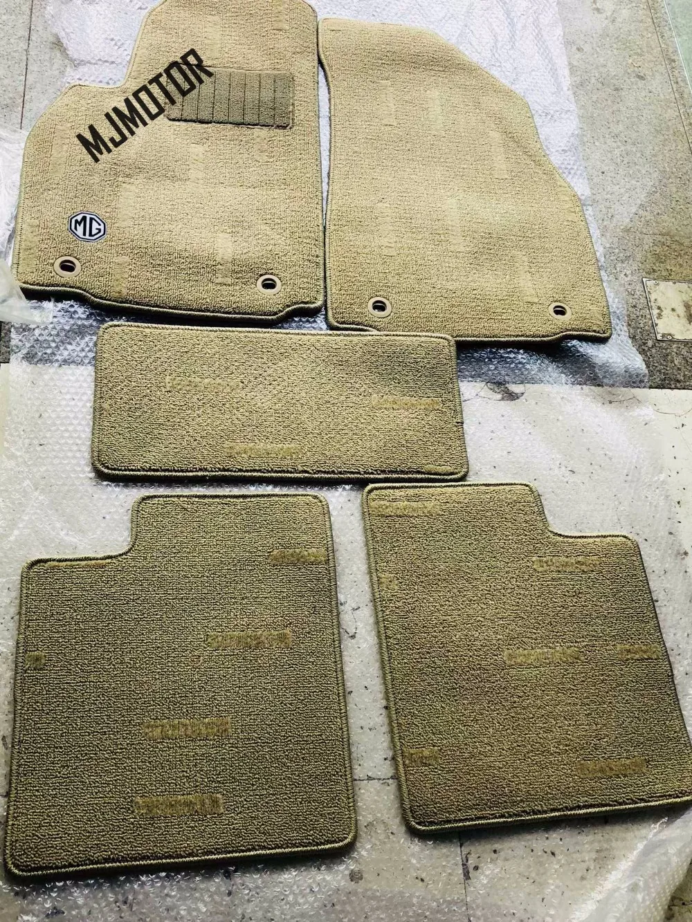 

(5pcs/set) 2 colors black and beige Feet Mat for Chinese SACI MG3 ROEWE Auto car motor parts