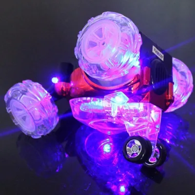 Радиоуправляемый игрушечный автомобиль для трюков с дистанционным управлением