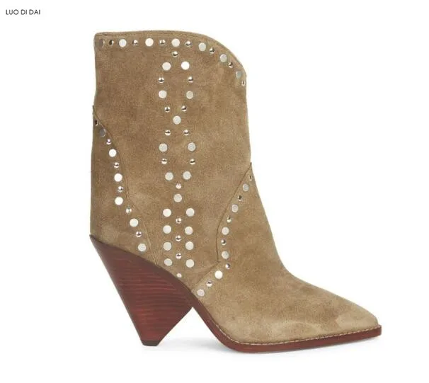 Женские ботинки с заклепками полусапожки бусинами и заостренным носком в