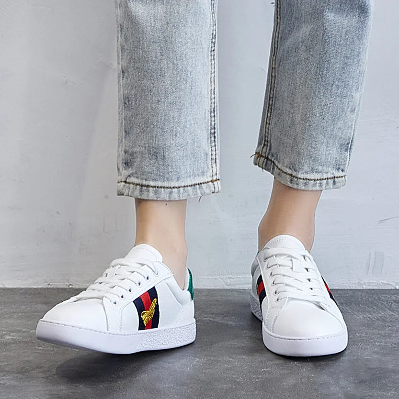 Маленькие белые туфли Женская Осенняя обувь на плоской подошве парусиновая для