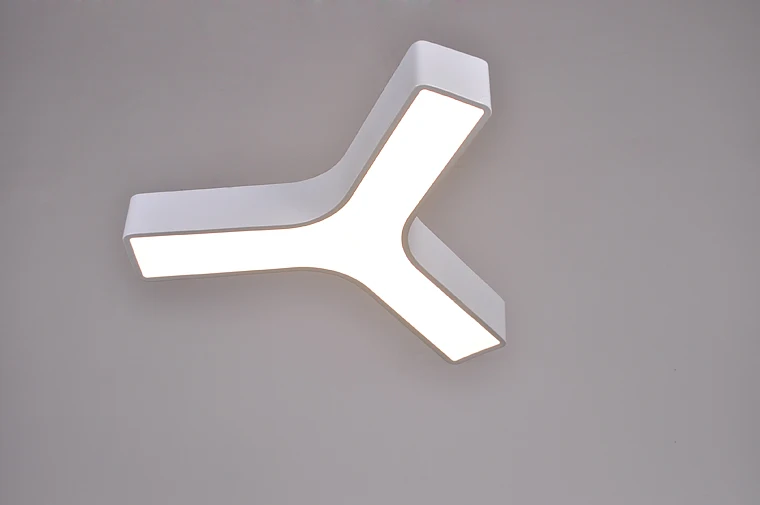 Треугольные акриловые светодиодные потолочные светильники современные