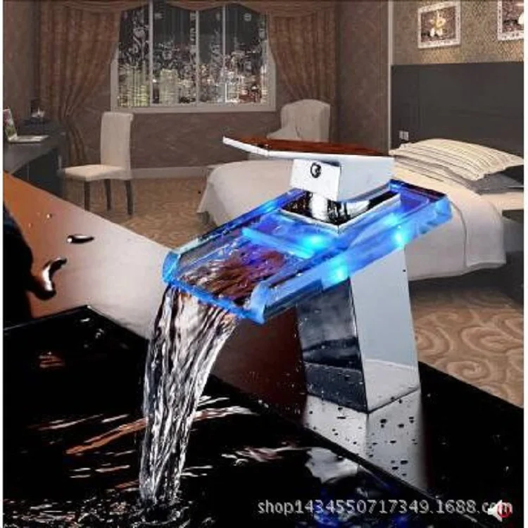 Кухонный кран Прямая поставка с завода светодиодный Водопад широким горлом