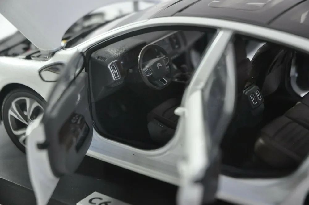1:18 литья под давлением модель для Citroen C6 Белый Седан сплав игрушечный автомобиль миниатюрная коллекция подарок c-quatre