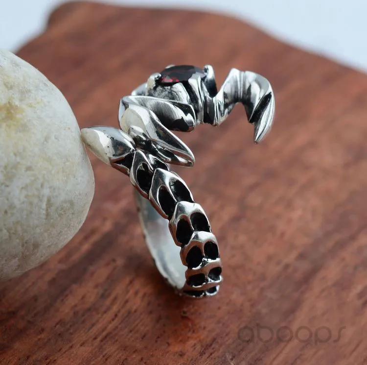 Скорпион из серебра 925