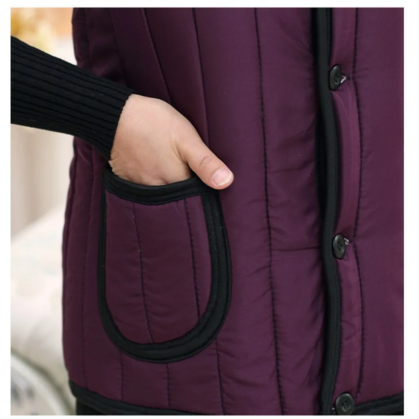 Женский утепленный жилет с v образным вырезом короткий из хлопка без рукавов