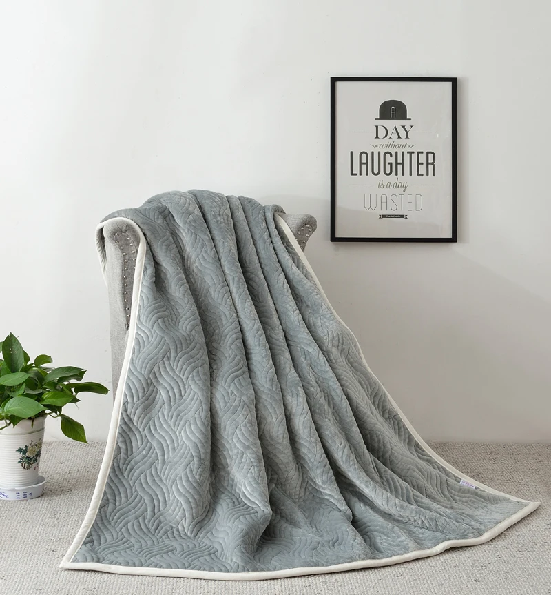 

Famvotar Luxury Quilt Bedspread Ultra Soft All-Season Flannel Cotton Blanket Full Size Thick Plush Velvet Coverlet Quilt Set